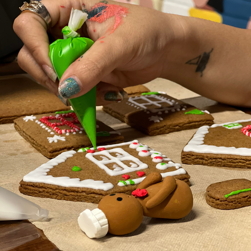 KIDS ART CAMP - BUILD YOUR OWN GINGERBREAD HOUSE (Tuesday 24 December 2024 - 10.00 AM)